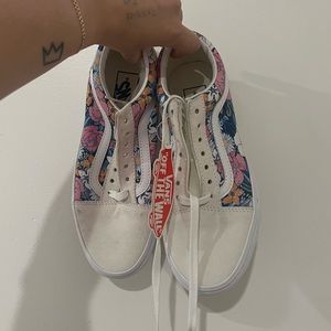 NWT never been worn floral print Vans, size 7.5